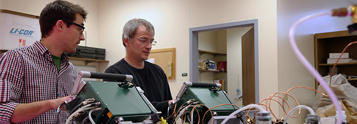 Doctoral student Nicholas Tomeo works in Dr. David Rosenthal’s lab.