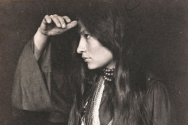 Zitkala-Ša, portrait