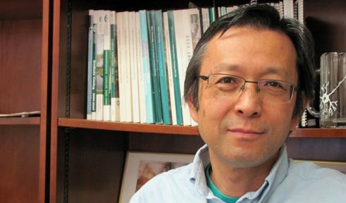 Tomohiko Sugiyama, portrait in his office