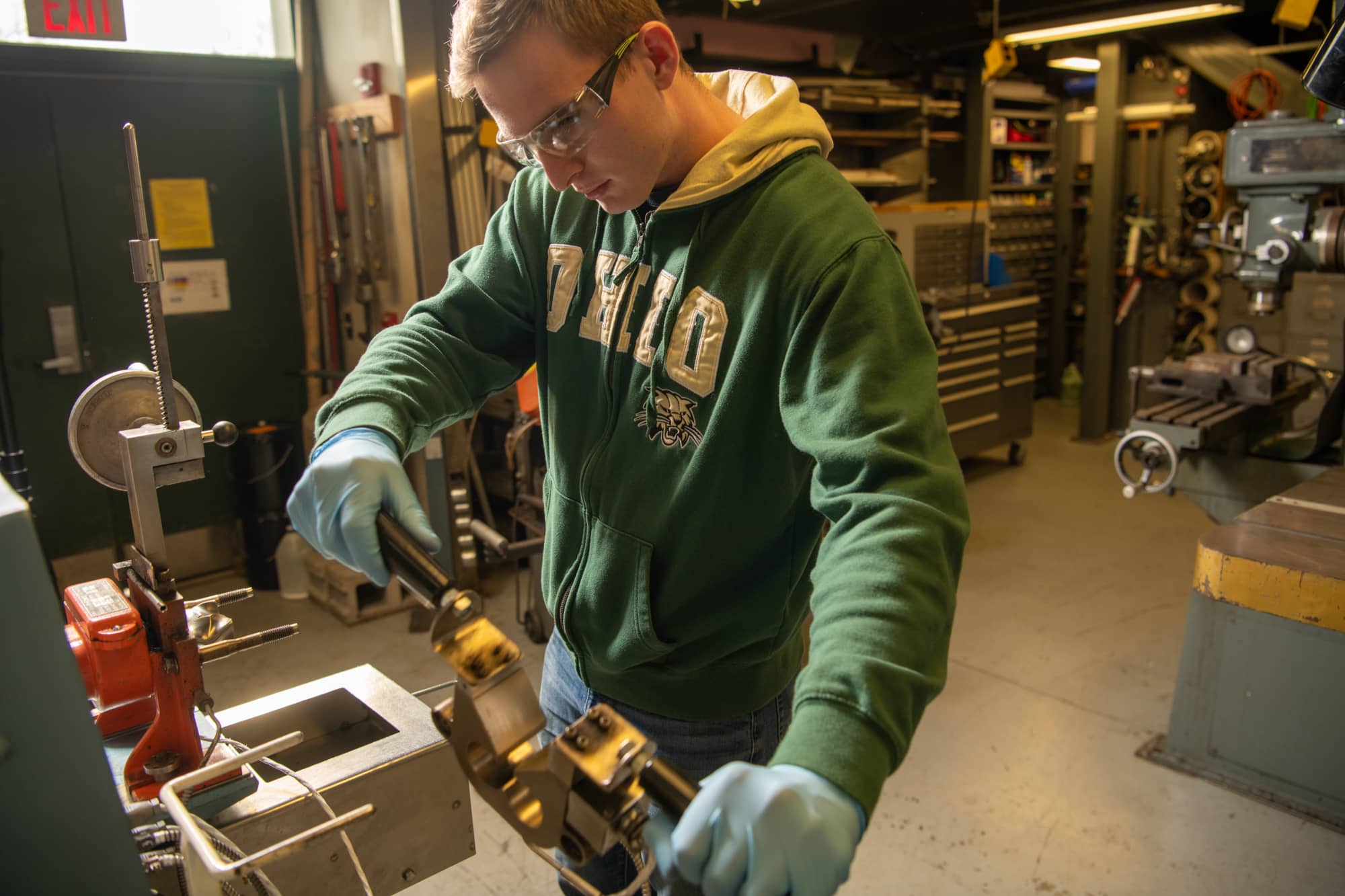 An undergraduate engineering student researches new sustainable construction materials in the Institute for Sustainable Energy and the Environment in the Russ College of Engineering and Technology.