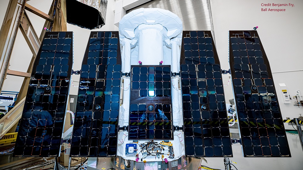 A photo of Redwire’s solar array installed on NASA’s IXPE to prepare for takeoff. 