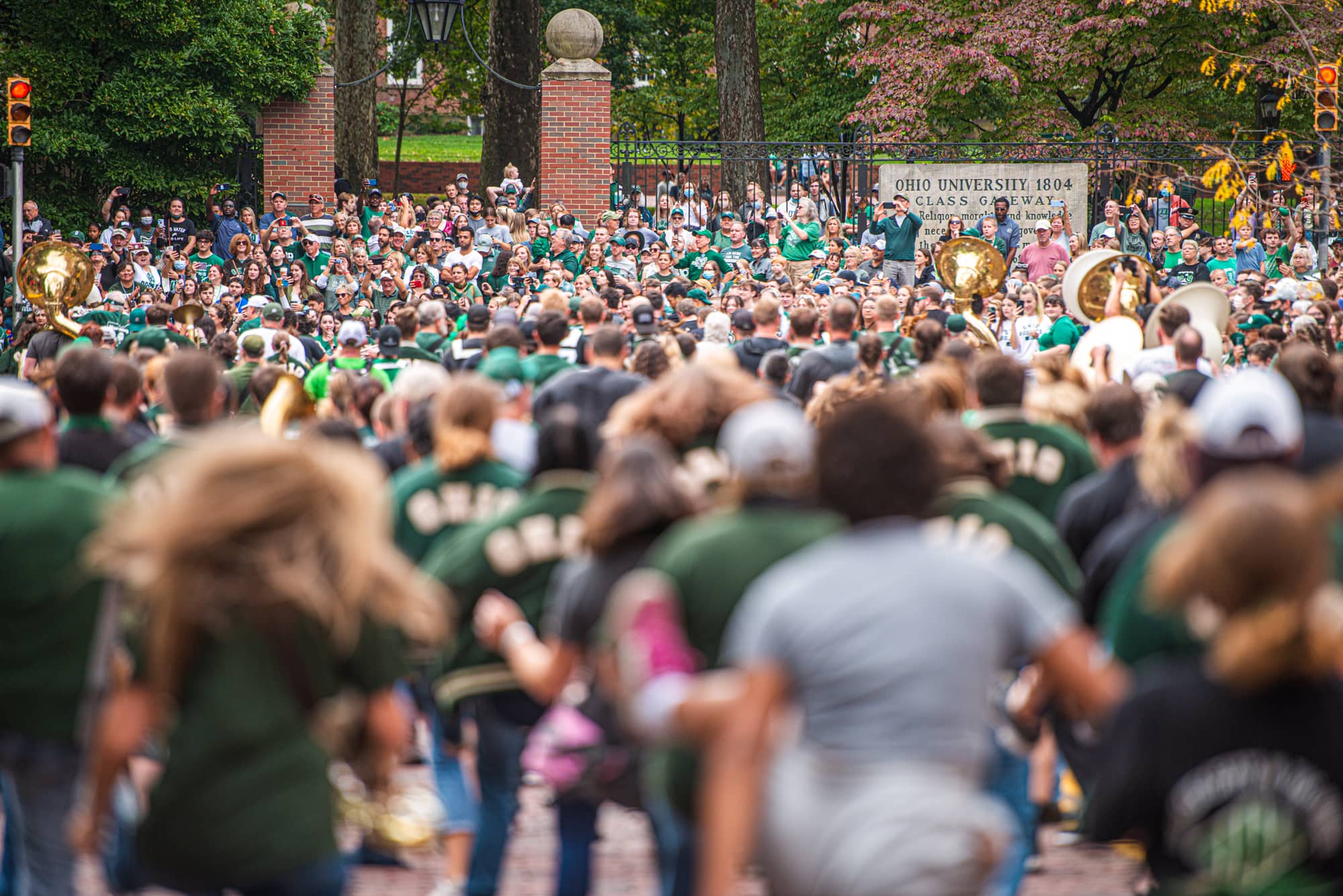 Large crowd for the Homecoming parade