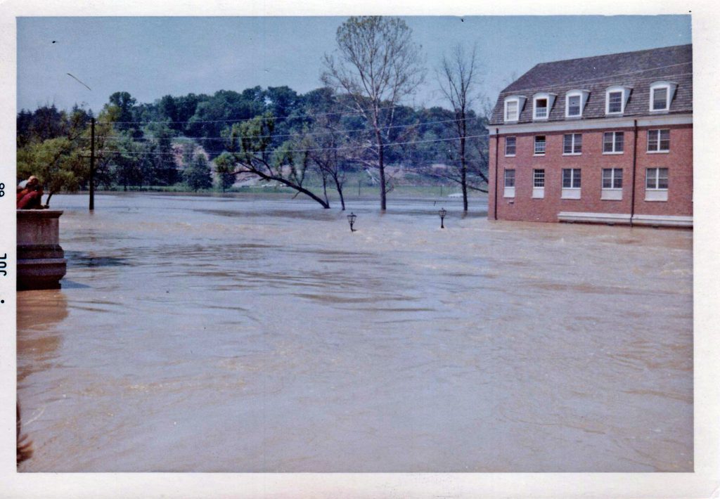 Lampost in 1968 flood, Athens Ohio