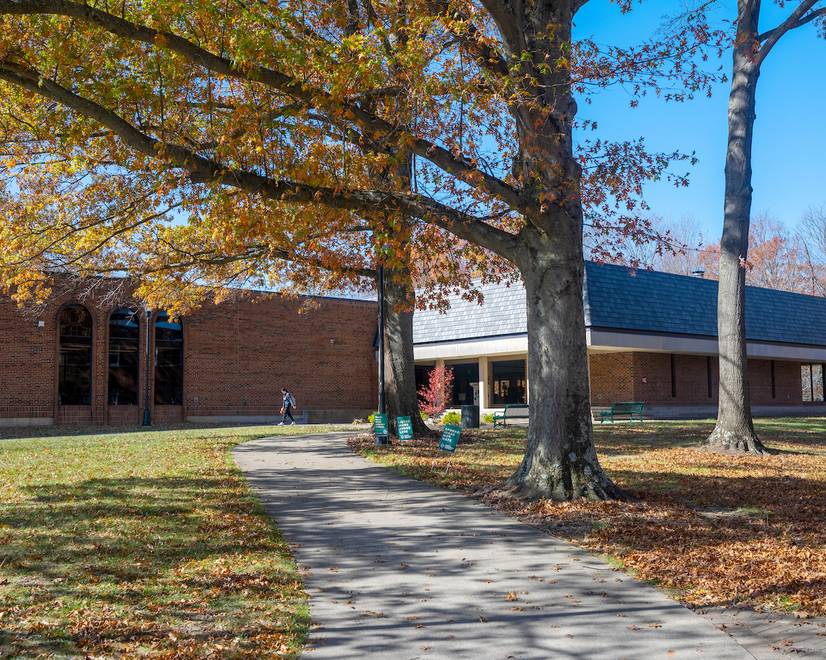 OHIO Chillicothe welcomes Distinguished Alumni Award nominations