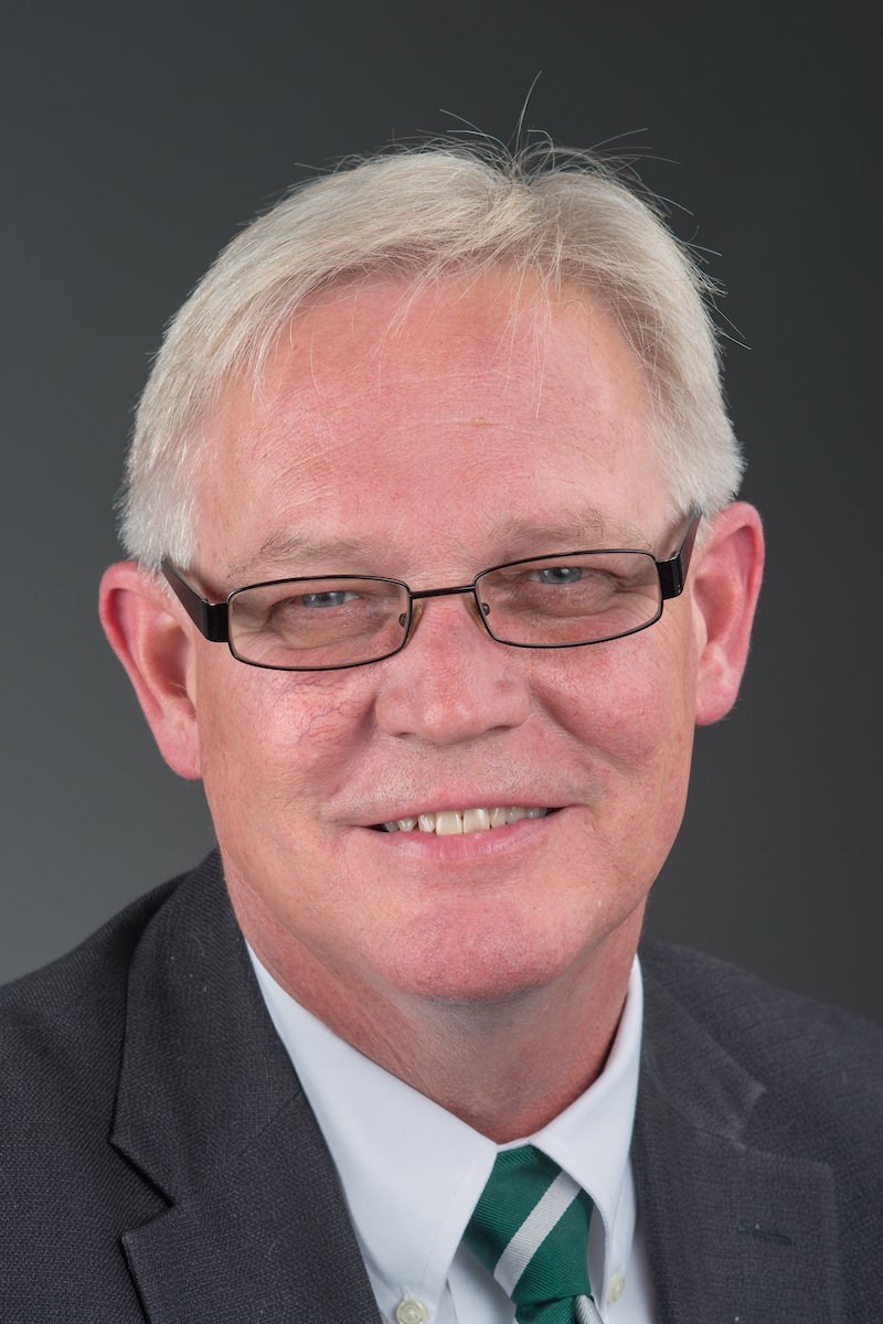 Dean Emeritus Dennis Irwin honored by Engineers Foundation of Ohio, elected to leadership position