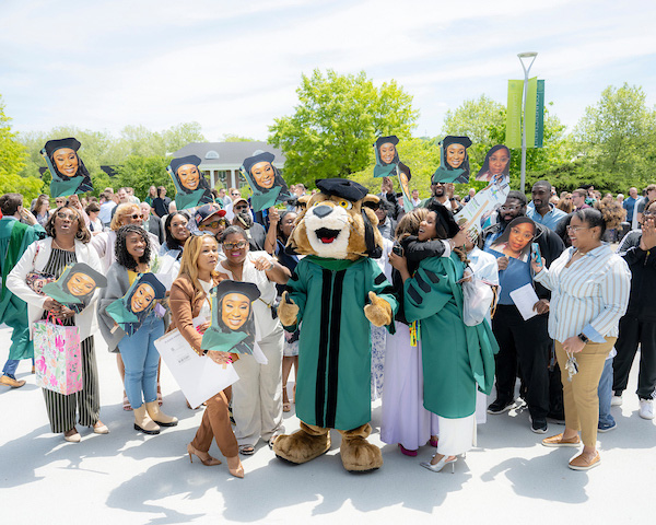 Rufus joins Heritage College graduates