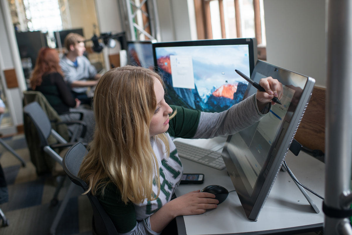 An OHIO student learns during an immersive media course. 