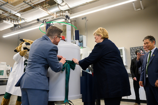 Spectrometer ribbon cutting