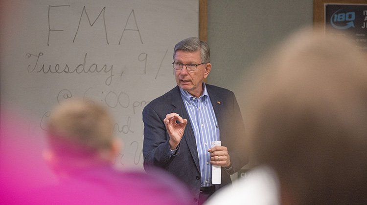 Ohio University alumnus Michael Gorshe, BBA '70, talks to College of Business students about his educational journey and his position as managing director at Accenture, a global management consulting and professional services firm. 