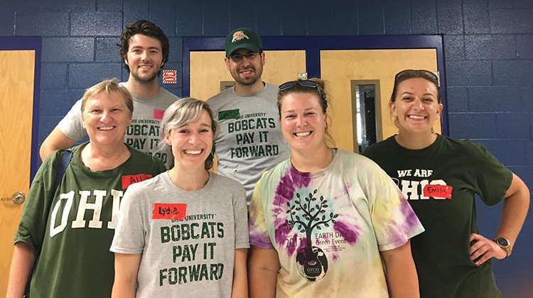 Members of Ohio University’s Middle Tennessee alumni chapter pose for a photo after participating in this year’s Hands On Nashville Day. 