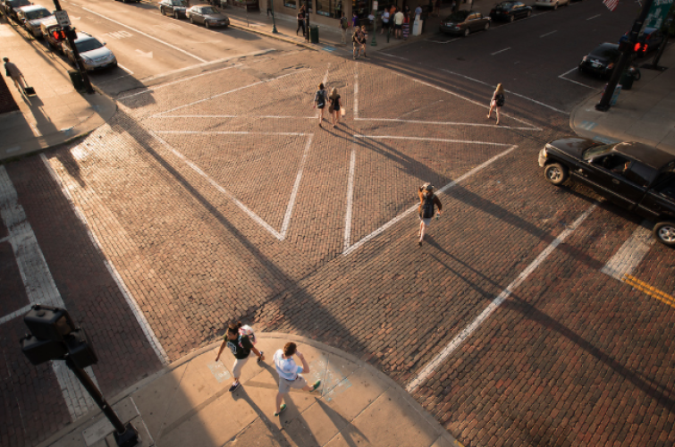 Students walking uptown 