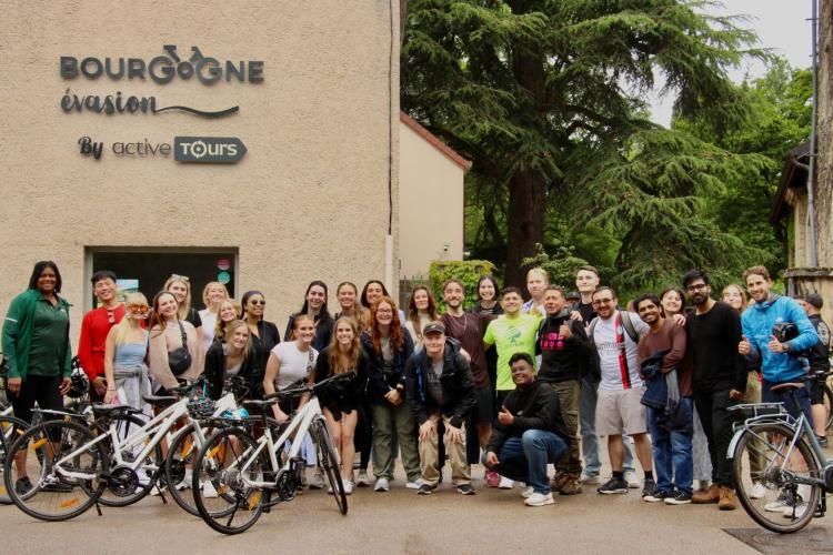 OHIO students in the Global Consulting Program pose for a photograph