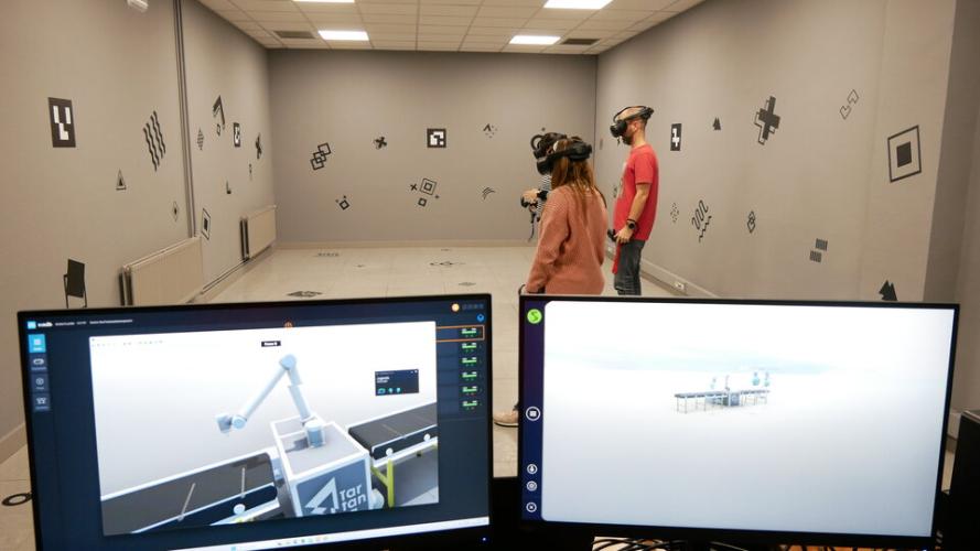 HTC VIVE and Virtualware