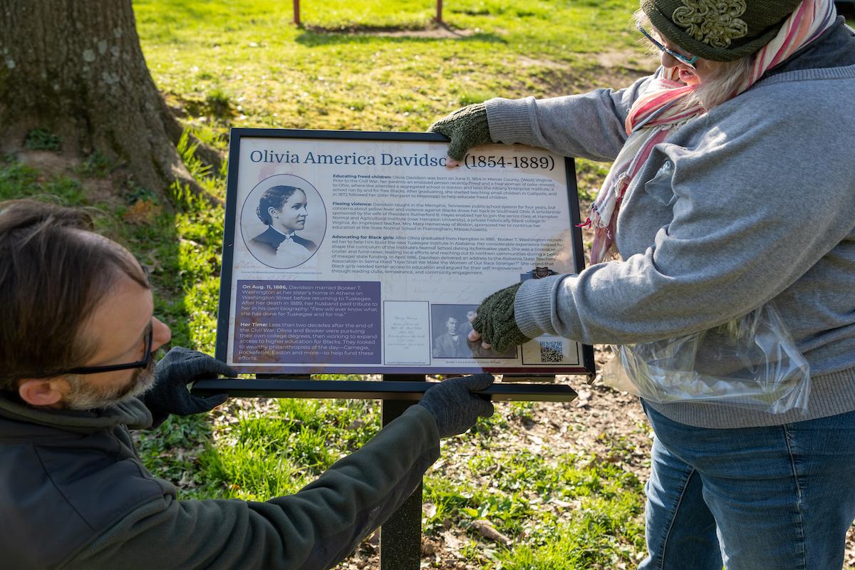 An art panel in Richland Avenue Park