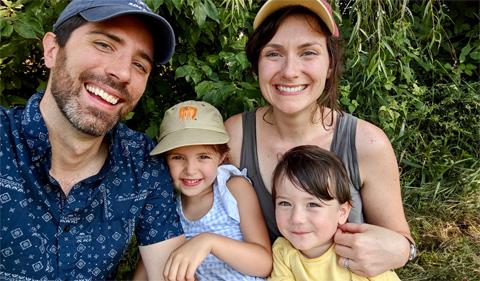 Selfie of Aiden Shearer, his wife, and his two kids