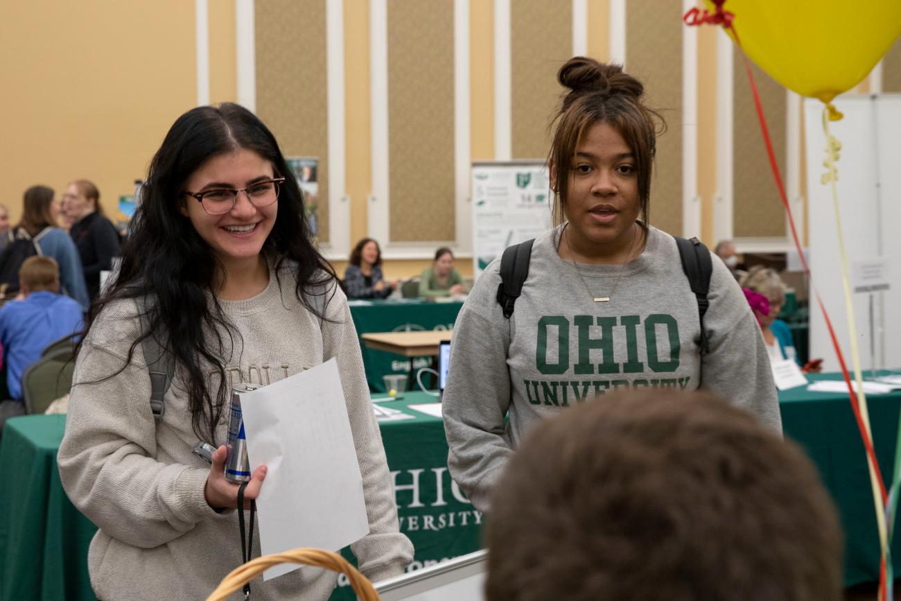 Students visit the 2022 Majors Fair.