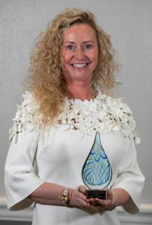 HCOM faculty Jennifer Gwilym receives OOA award