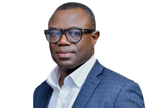  Dr. Adom Manu, portrait 
