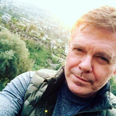  Martin Savidge 