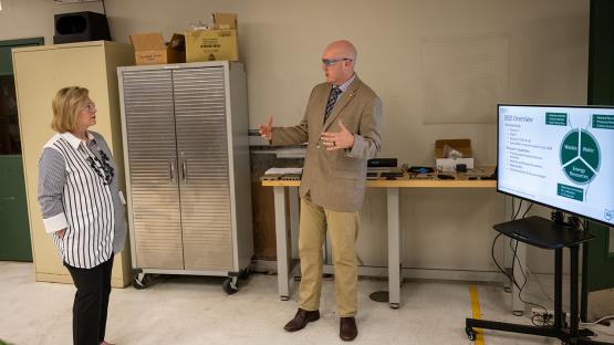 Jason Trembly speaks with Ƶ President Lori Gonzalez.