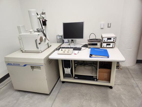 A Scanning Electron Microscope is shown in an Ohio University lab