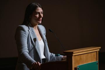 Alumna Leah Recht gives the keynote speech at the Ohio University Pre-Law Day.