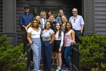 The inaugural cohort of the Scripps Young Alumni Council, along with Erin Roberts (Scipps College director of student development) and Scott Titsworth (dean of Scripps College) 