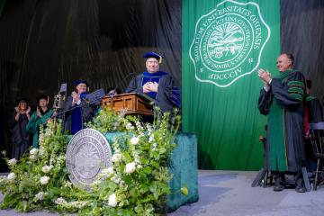 HCOM Admissions Dean John Schriner gives keynote speech at commencement